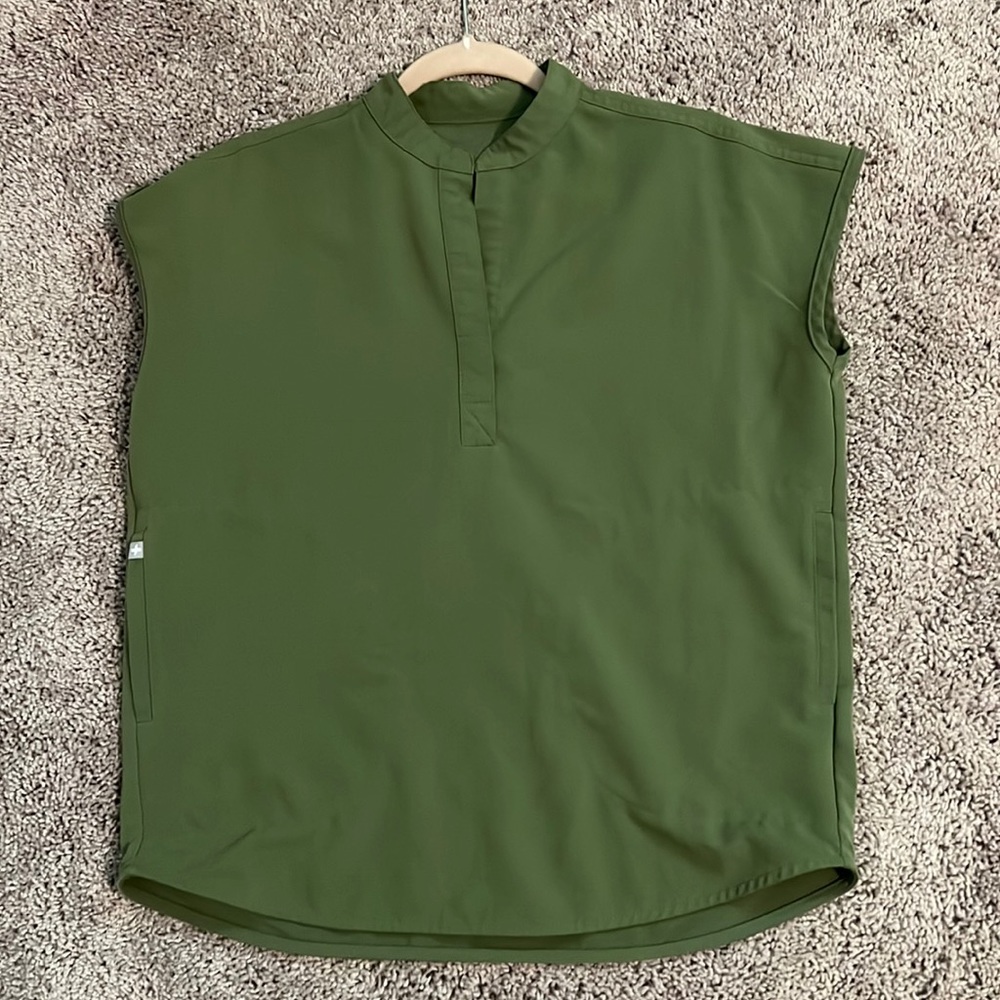 Figs scrub Rafaela top- Olive size XXS